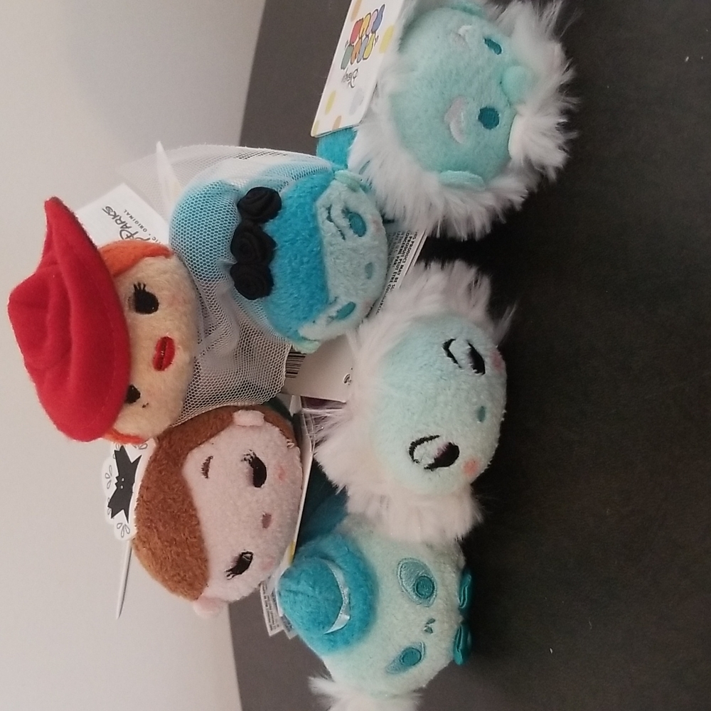 Disney tsum tsums haunted mansion pirates of the caribbean NWT